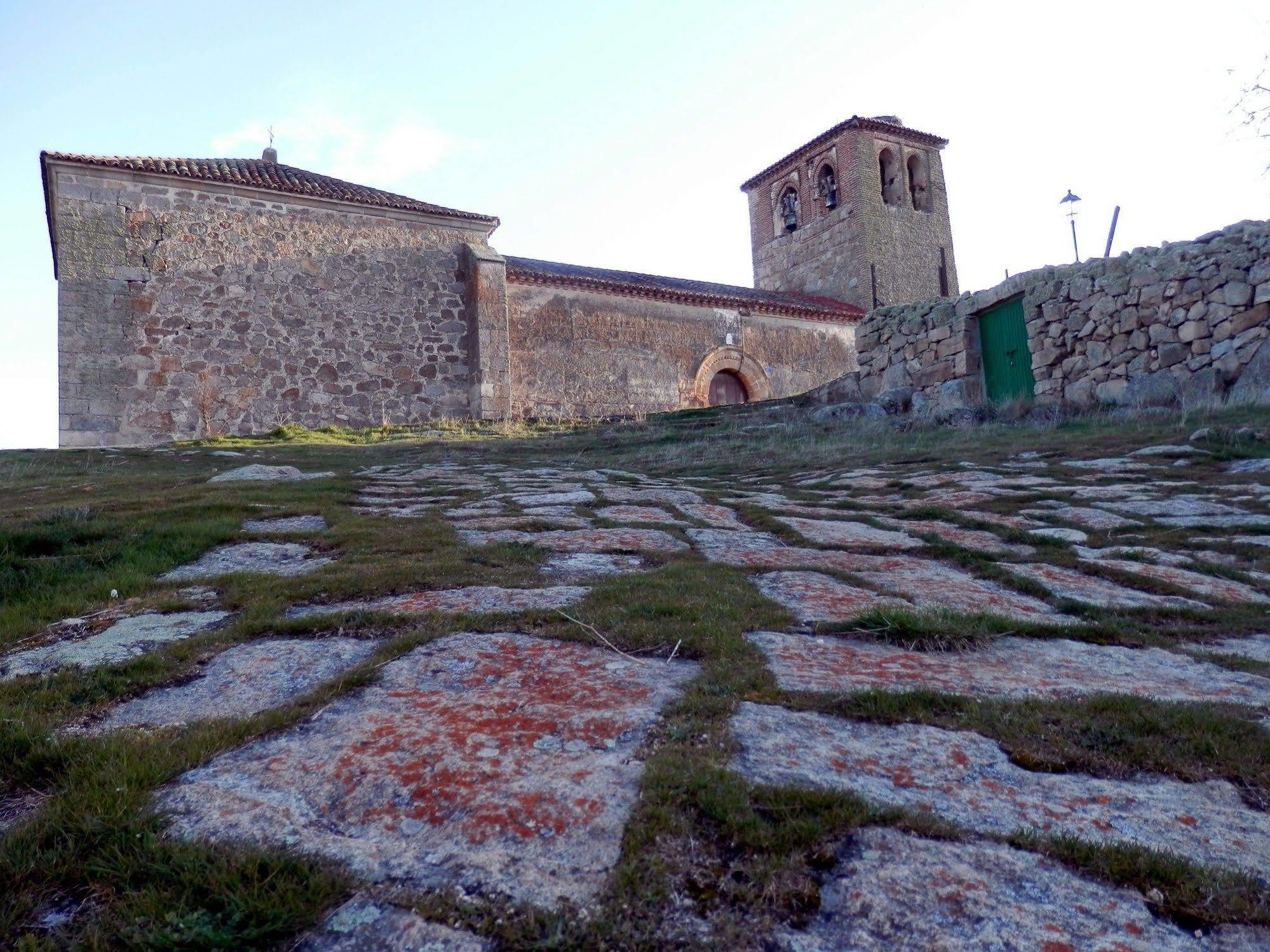 Casa Rural El Dolmen Bernuy-Salinero Luaran gambar